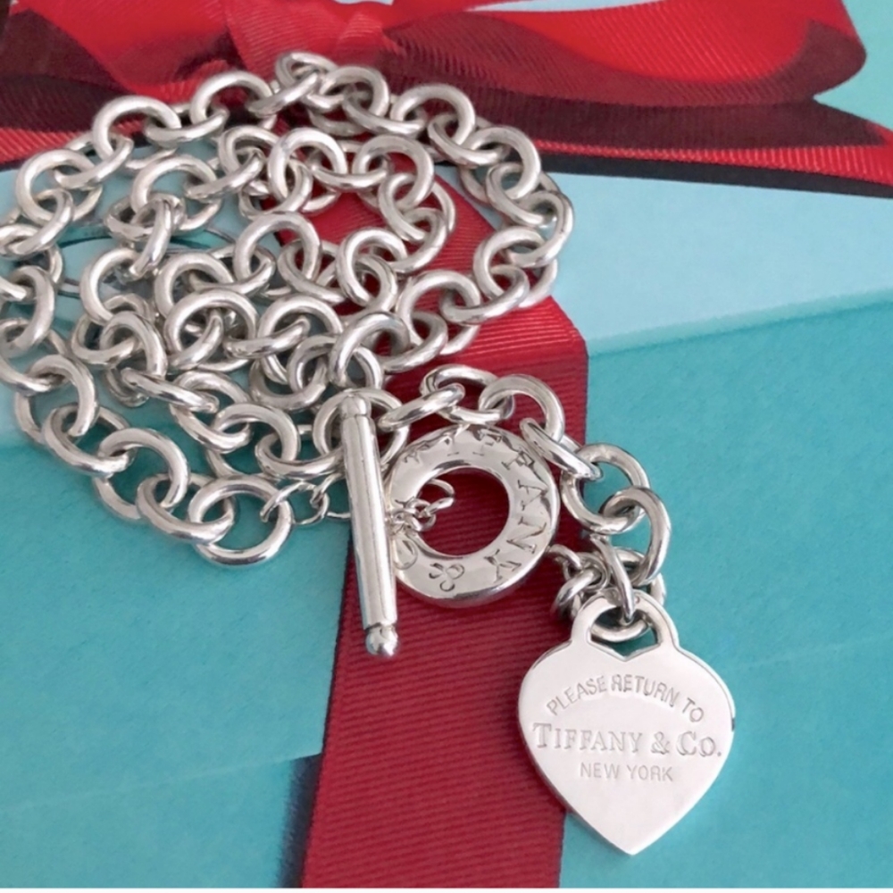 Jewelry - Picture 2 of 3